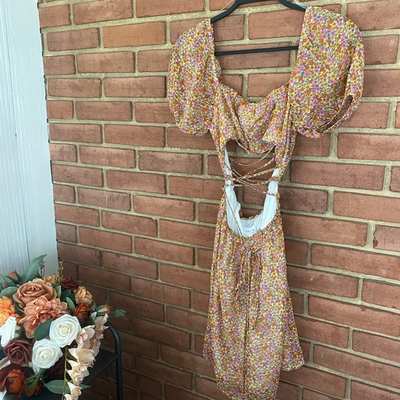 🌸Flower Power🌸 Double Laced Down Dress - Picture 3 of 8